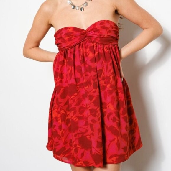 BURNIN UP RED STRAPLESS MINI DRESS - Picture 1 of 4
